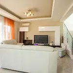 Apartament Eva's House Pastida